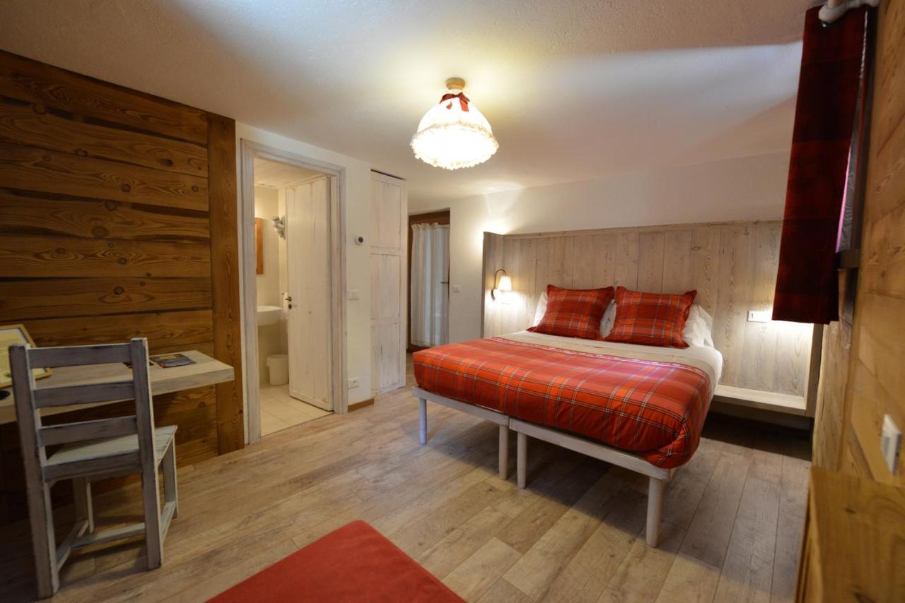 Petit Dahu Hotel Cogne Bagian luar foto