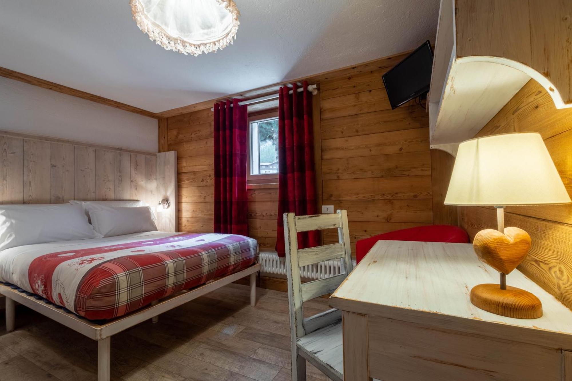Petit Dahu Hotel Cogne Bagian luar foto