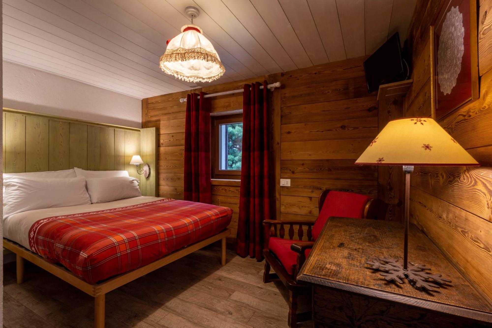 Petit Dahu Hotel Cogne Bagian luar foto