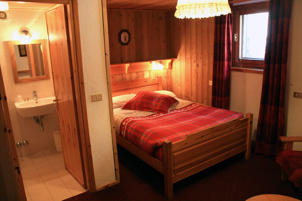 Petit Dahu Hotel Cogne Bagian luar foto