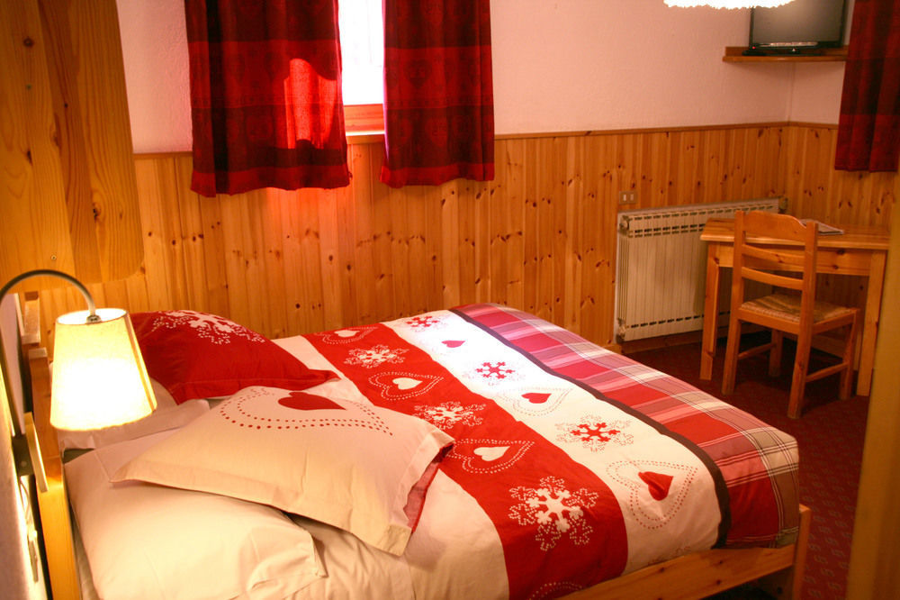 Petit Dahu Hotel Cogne Bagian luar foto