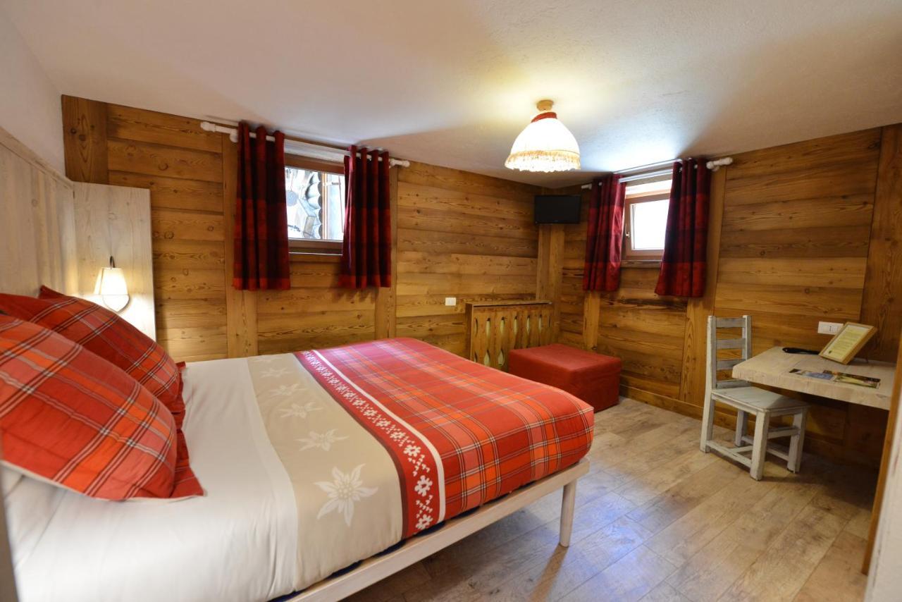 Petit Dahu Hotel Cogne Bagian luar foto